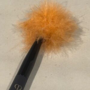 Cle de Peau Beauté Fluff Feather Brush ~ NEW & Genuine Feathers